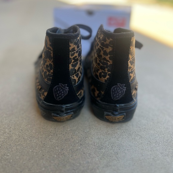 Vans Leopard Print High-Top Sneakers - Picture 3 of 5